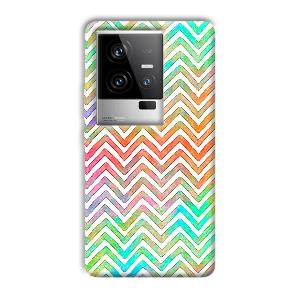 White Zig Zag Pattern Phone Customized Printed Back Cover for iQOO 11 5G
